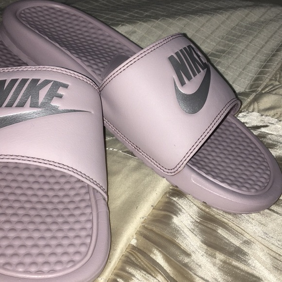 Nike slides - Picture 2 of 2